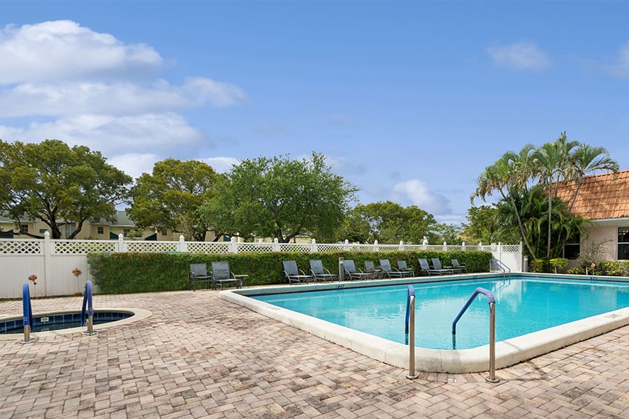 THE COURT AT PALM AIRE gallery image 8