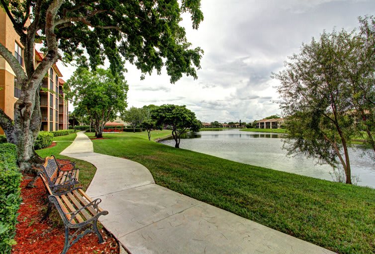 COASTAL POINTE SENIOR LIVING gallery image 4